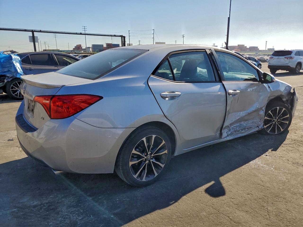 2019 TOYOTA COROLLA L photo 3