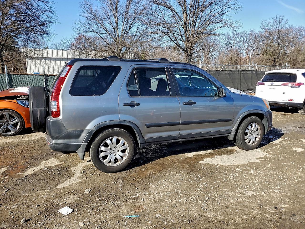 2005 HONDA CR-V photo 3