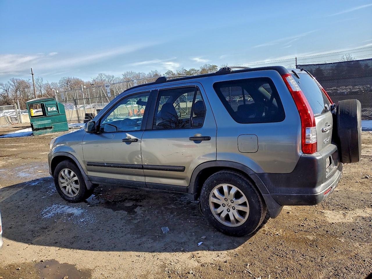 2005 HONDA CR-V photo 2