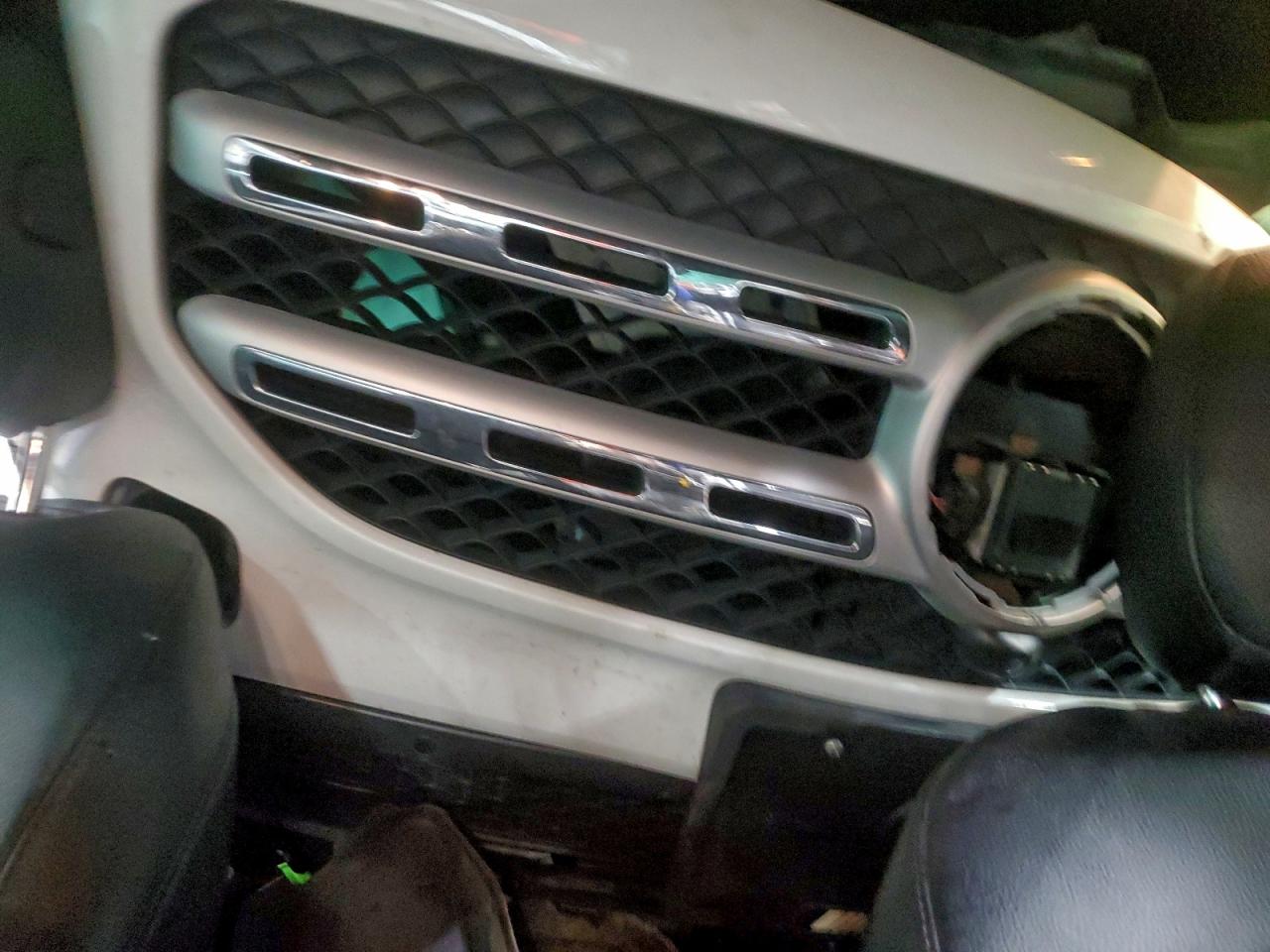 2021 MERCEDES-BENZ GLB 250 4MATIC photo 10