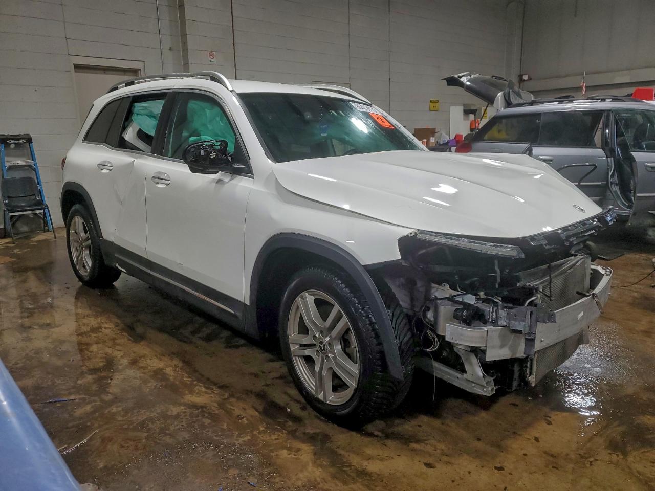 2021 MERCEDES-BENZ GLB 250 4MATIC photo 4