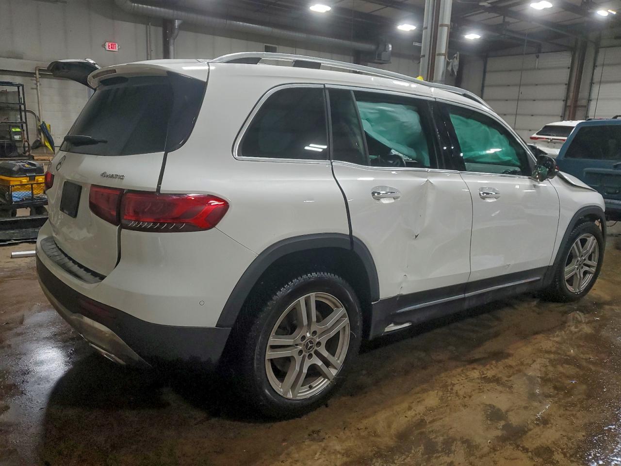 2021 MERCEDES-BENZ GLB 250 4MATIC photo 3