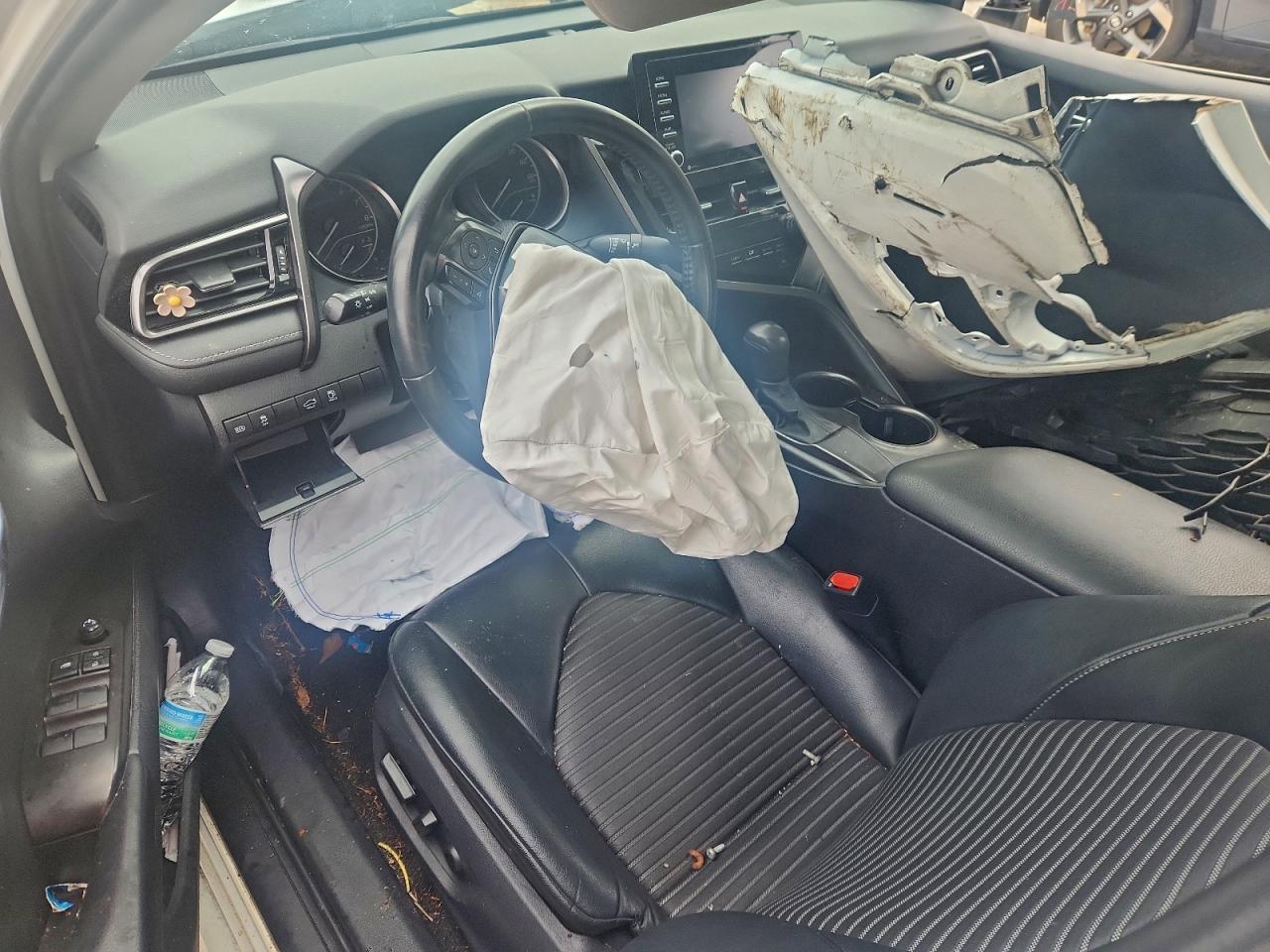 2021 TOYOTA CAMRY SE photo 8