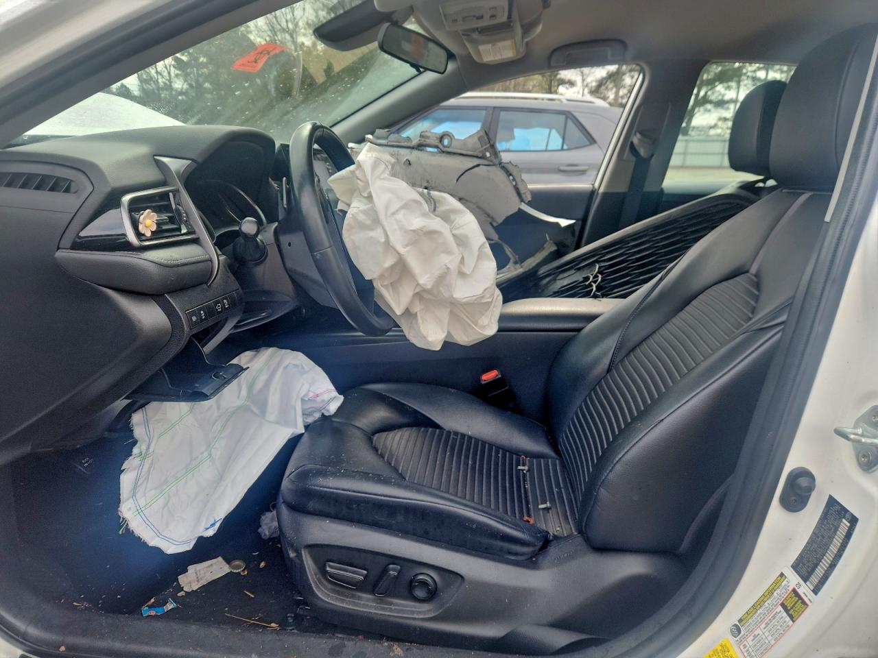 2021 TOYOTA CAMRY SE photo 7