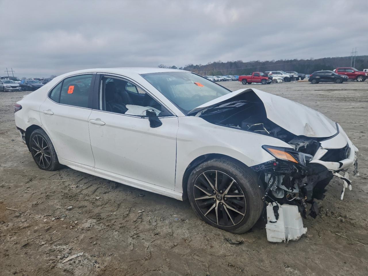 2021 TOYOTA CAMRY SE photo 4