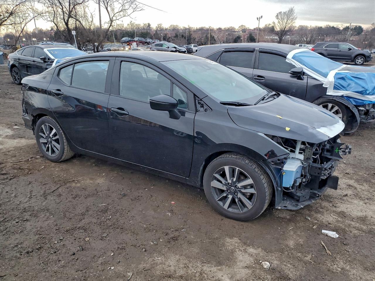 2021 NISSAN VERSA SV photo 4