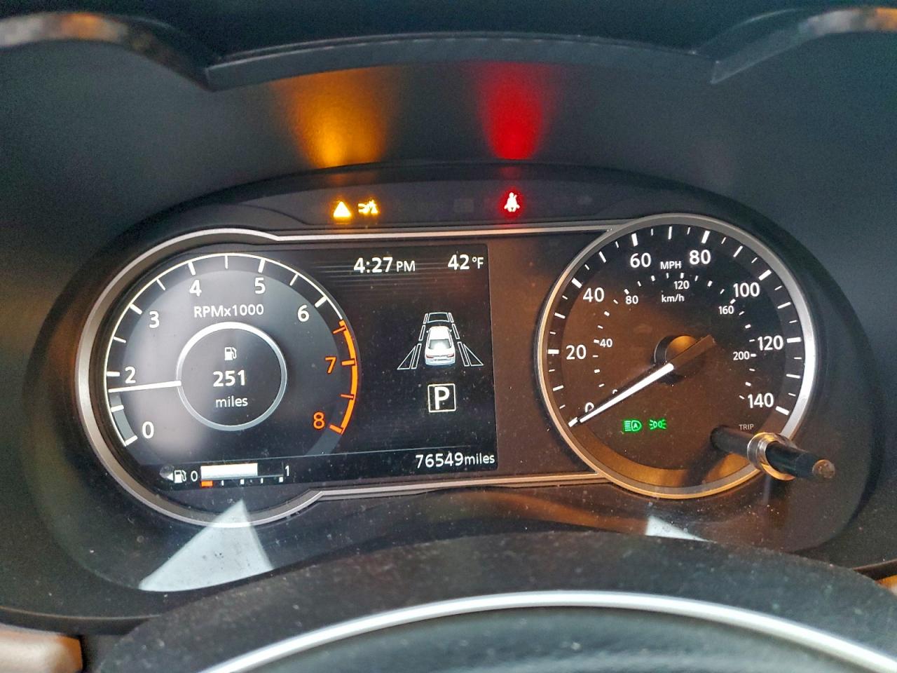 2021 NISSAN VERSA SV photo 9