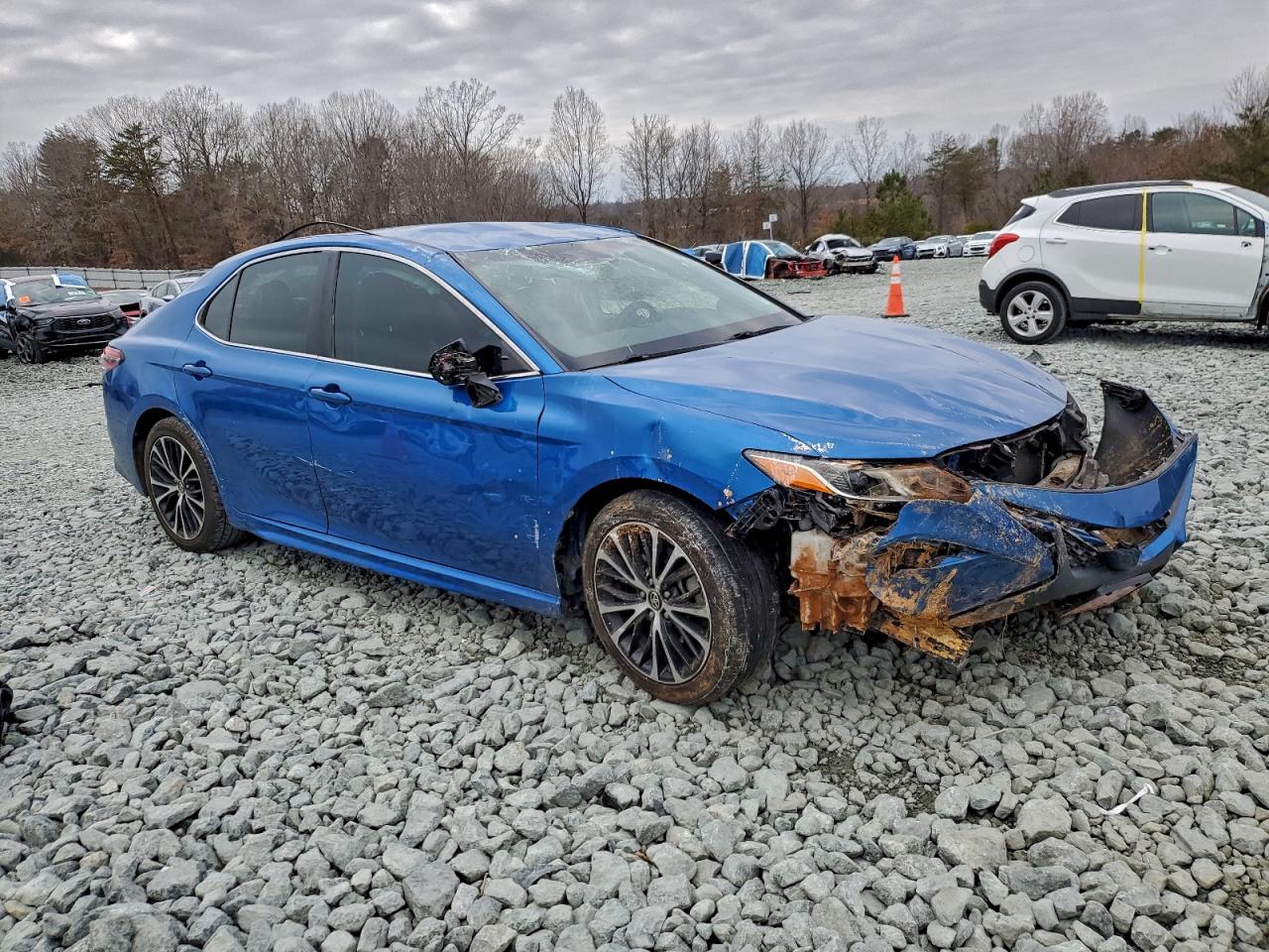 2018 TOYOTA CAMRY L photo 4