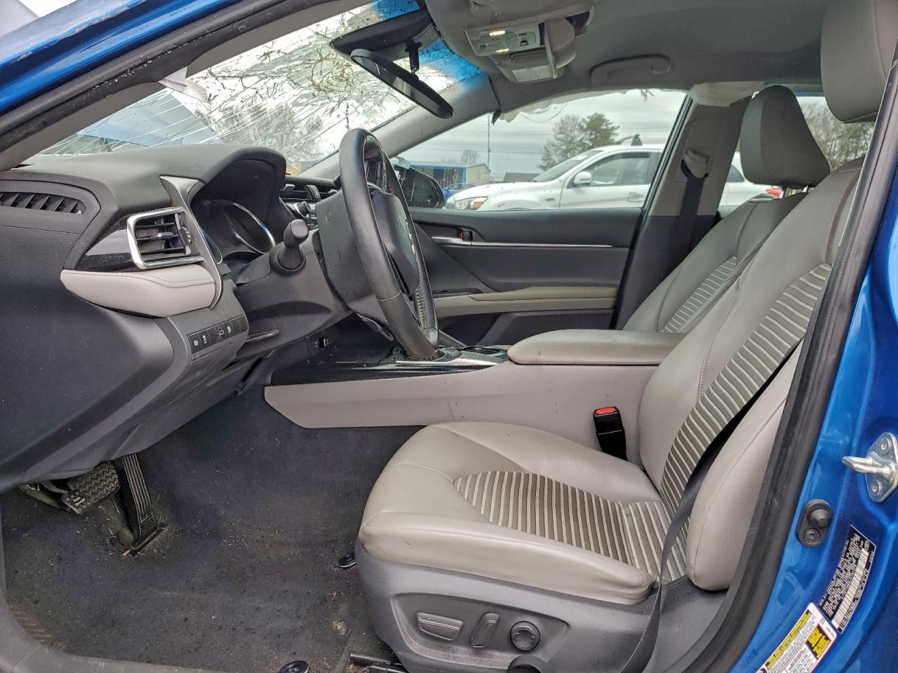 2018 TOYOTA CAMRY L photo 7