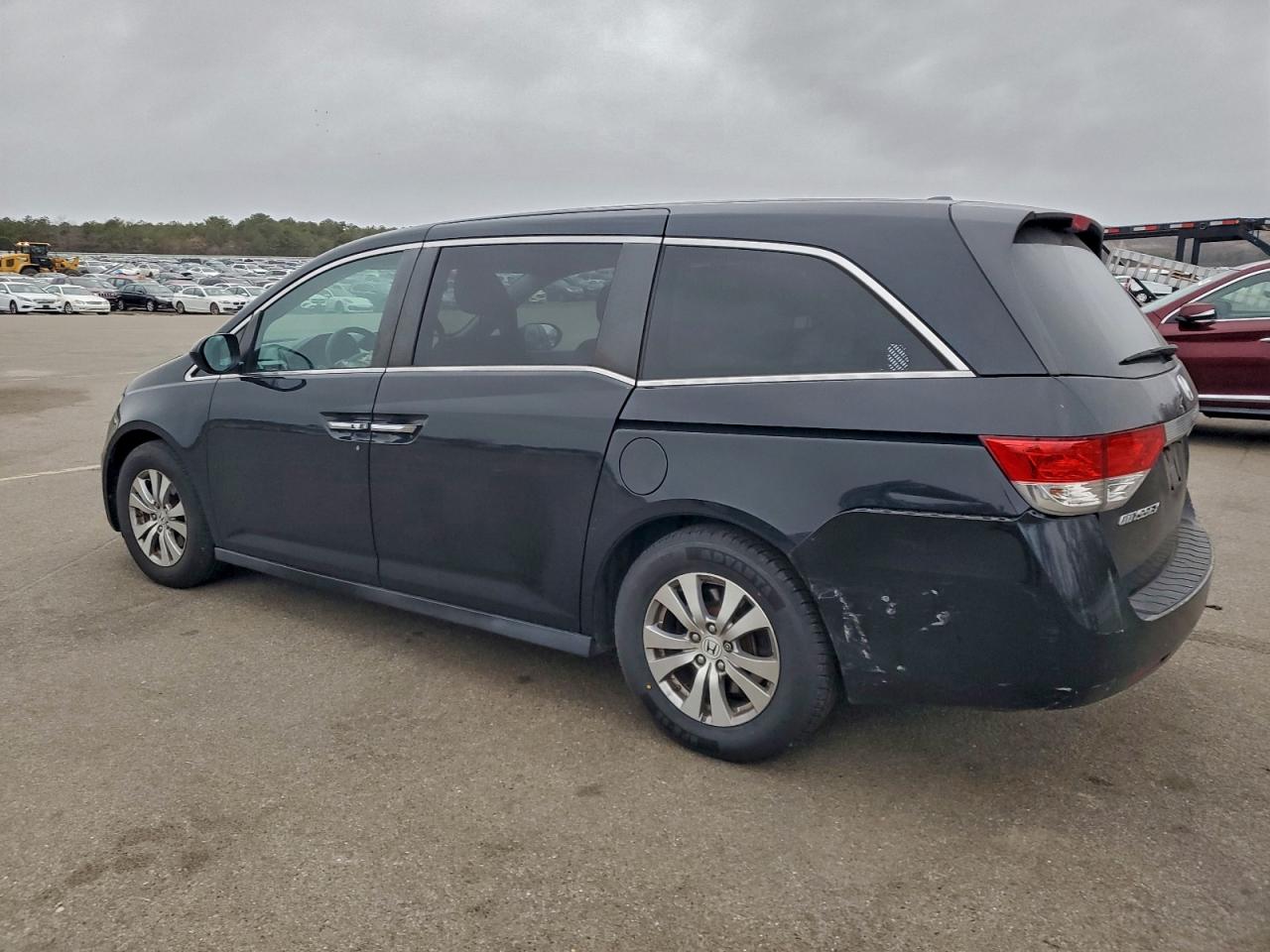 2016 HONDA ODYSSEY SE photo 2