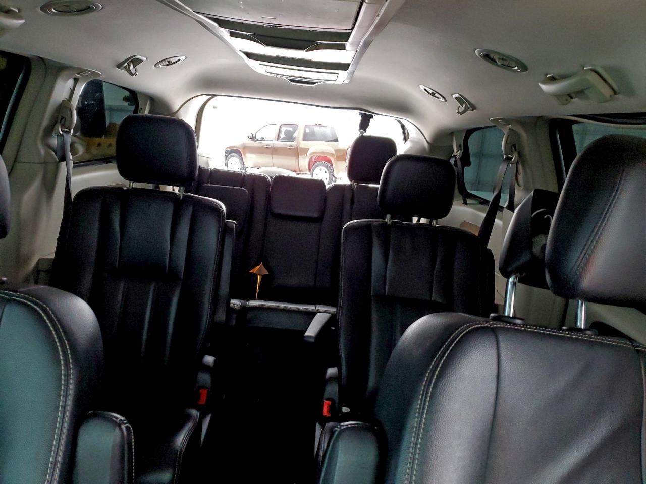2013 CHRYSLER TOWN & COUNTRY TOURING photo 10
