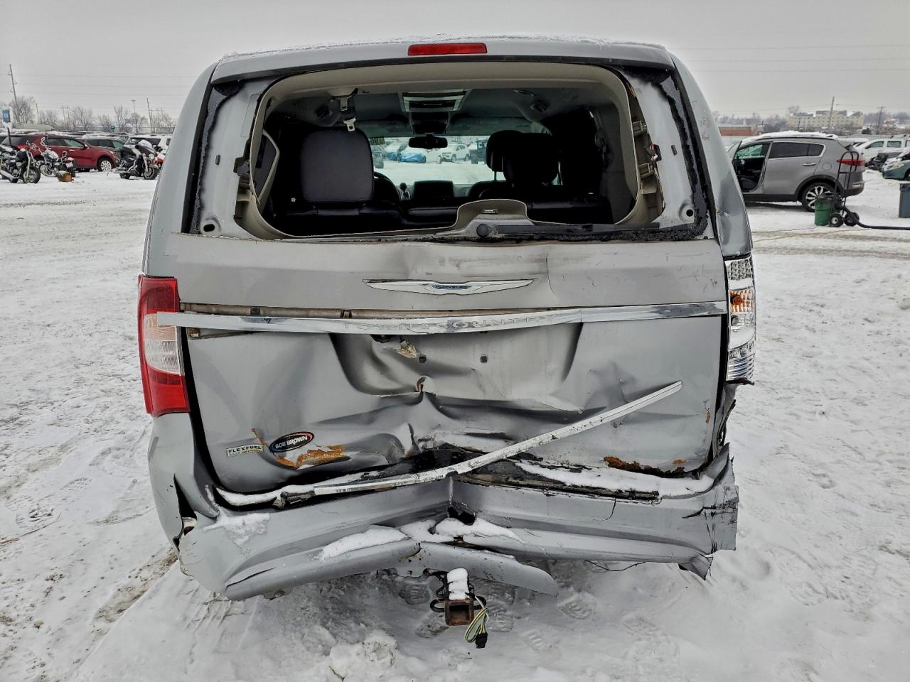 2013 CHRYSLER TOWN & COUNTRY TOURING photo 6