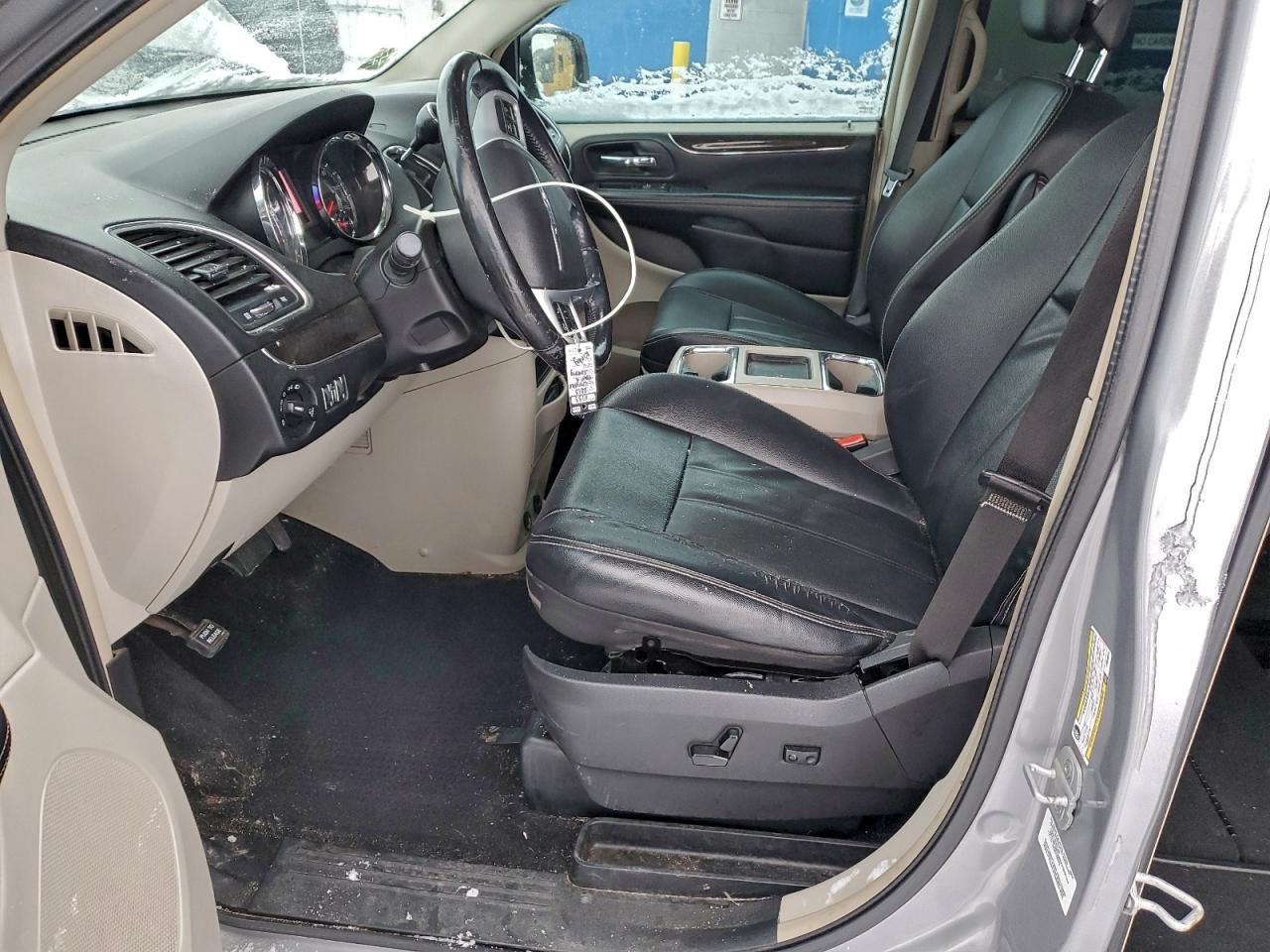 2013 CHRYSLER TOWN & COUNTRY TOURING photo 7