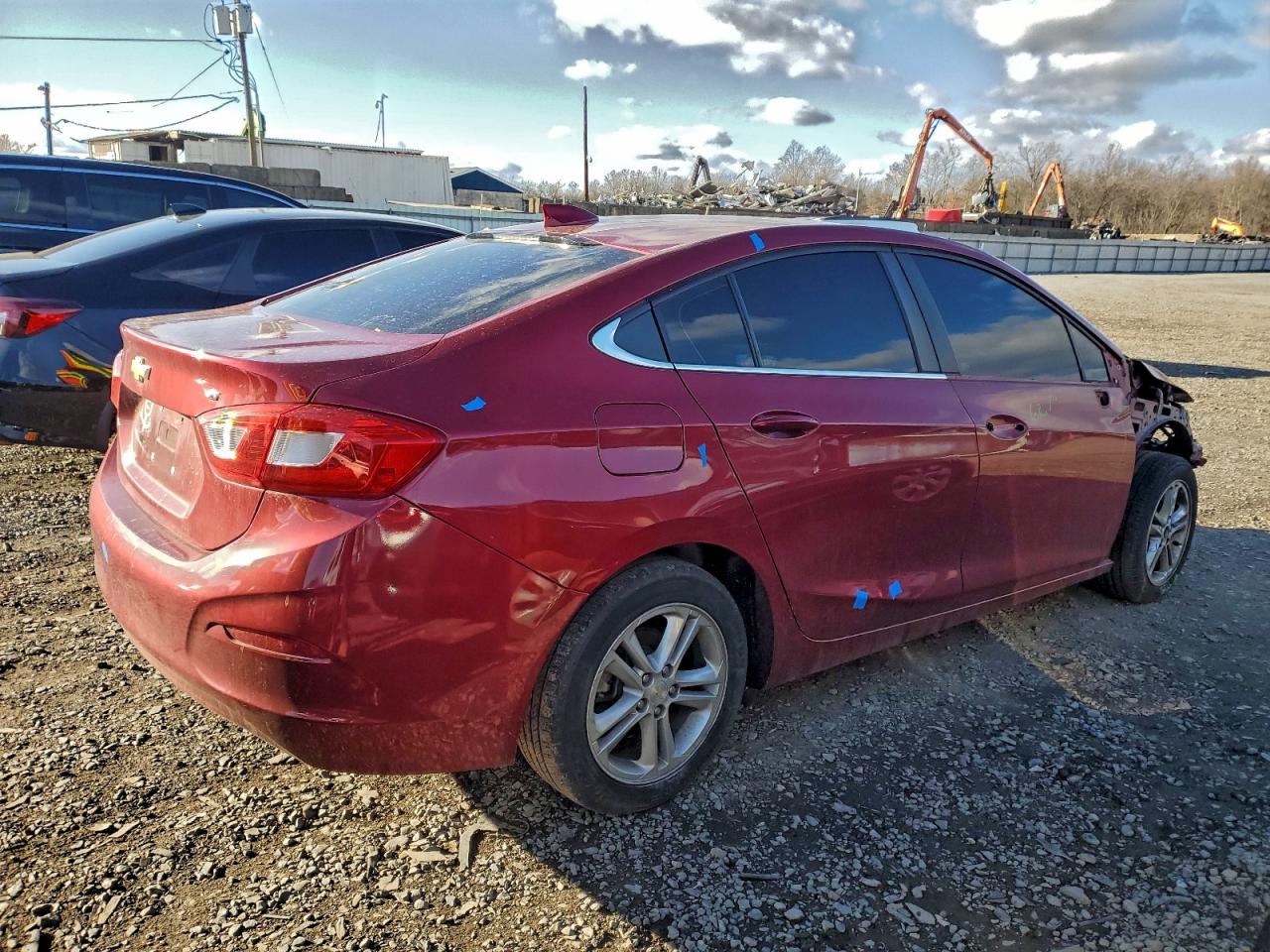 2017 CHEVROLET CRUZE LT photo 3