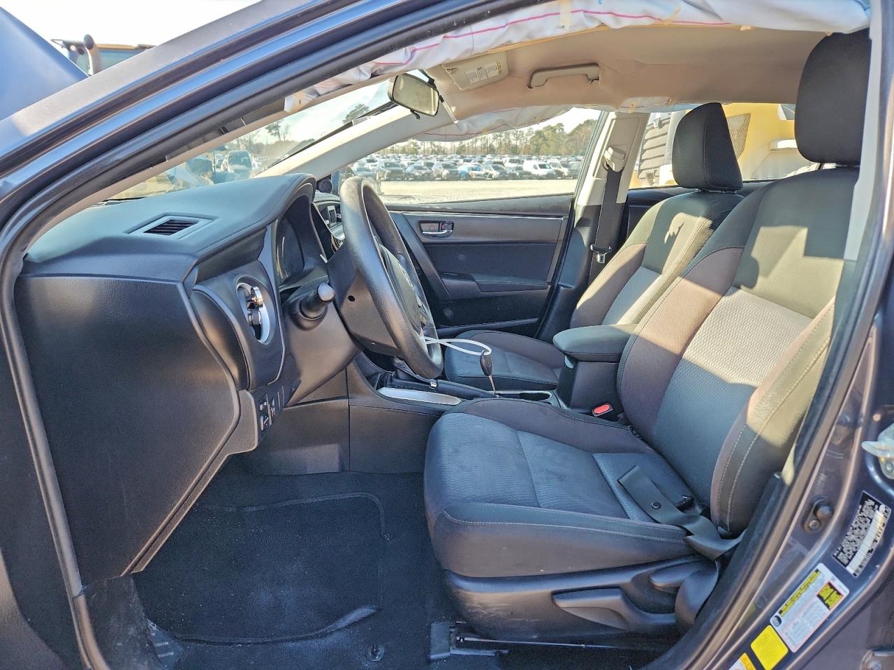 2018 TOYOTA COROLLA L photo 7