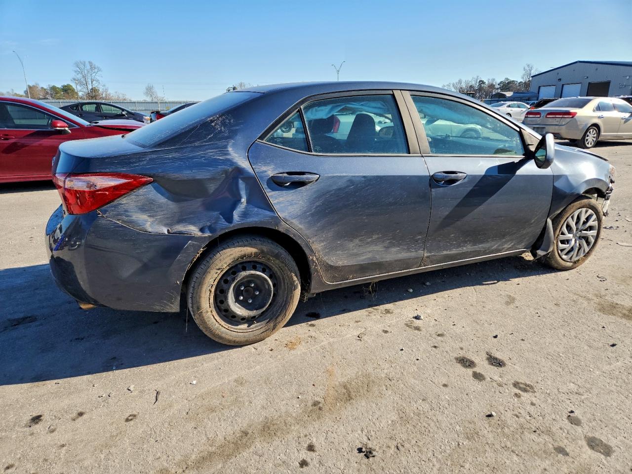 2018 TOYOTA COROLLA L photo 3