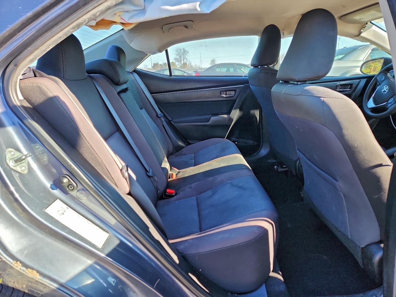 2018 TOYOTA COROLLA L photo 10