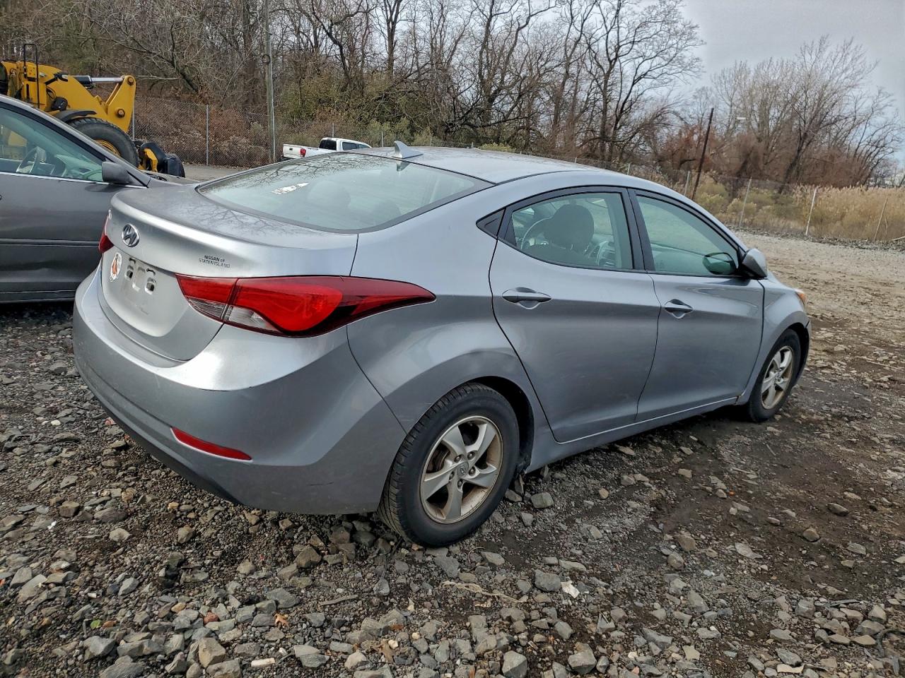 2015 HYUNDAI ELANTRA SE photo 3