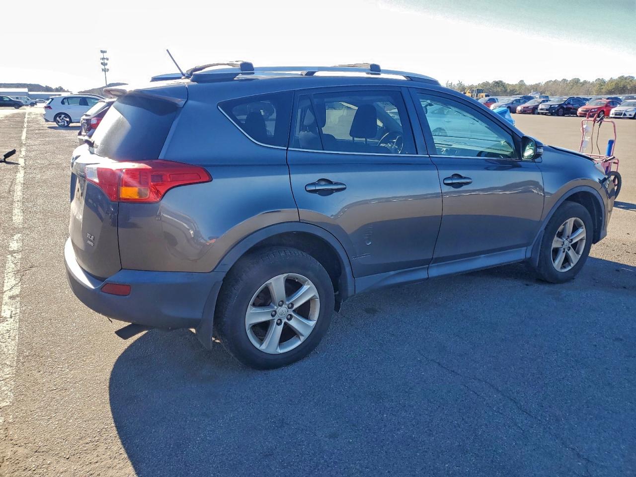2013 TOYOTA RAV4 XLE photo 3
