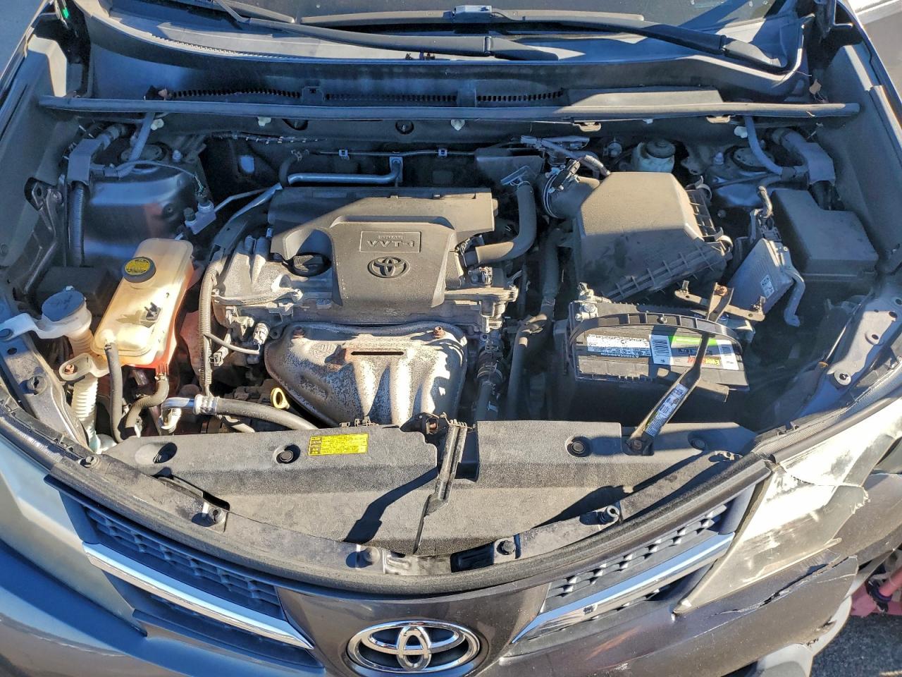 2013 TOYOTA RAV4 XLE photo 12