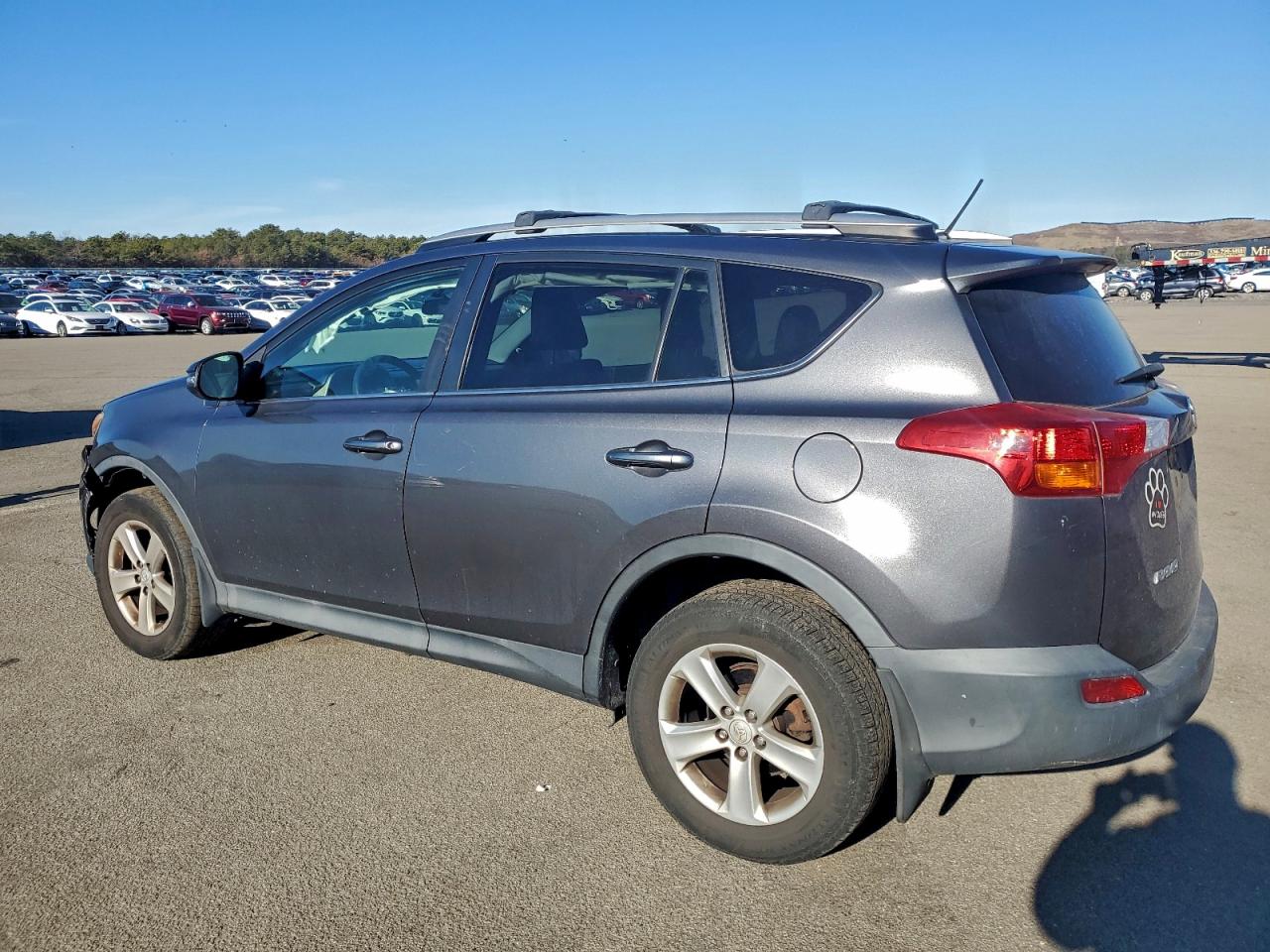 2013 TOYOTA RAV4 XLE photo 2