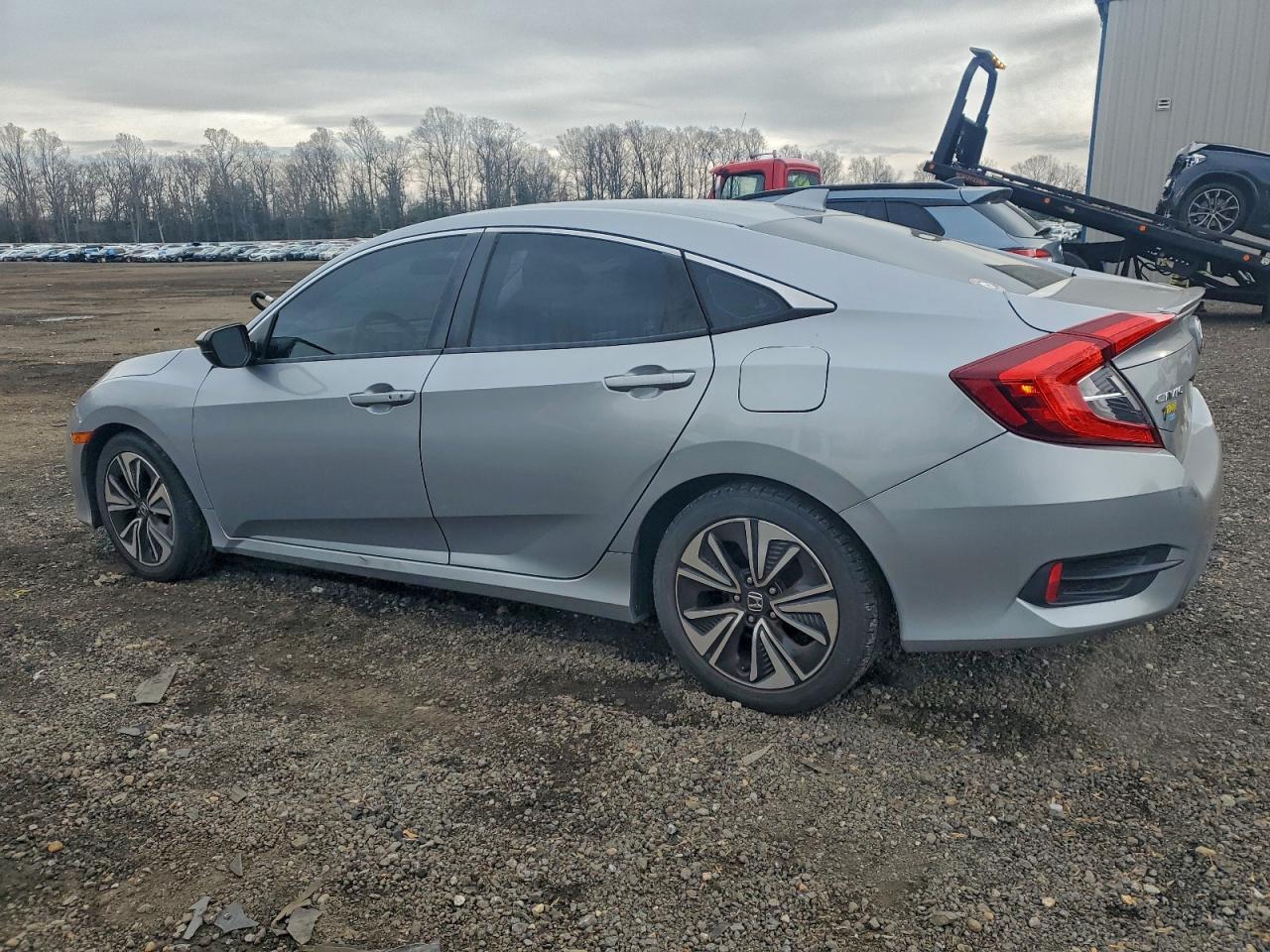 2017 HONDA CIVIC EX photo 2