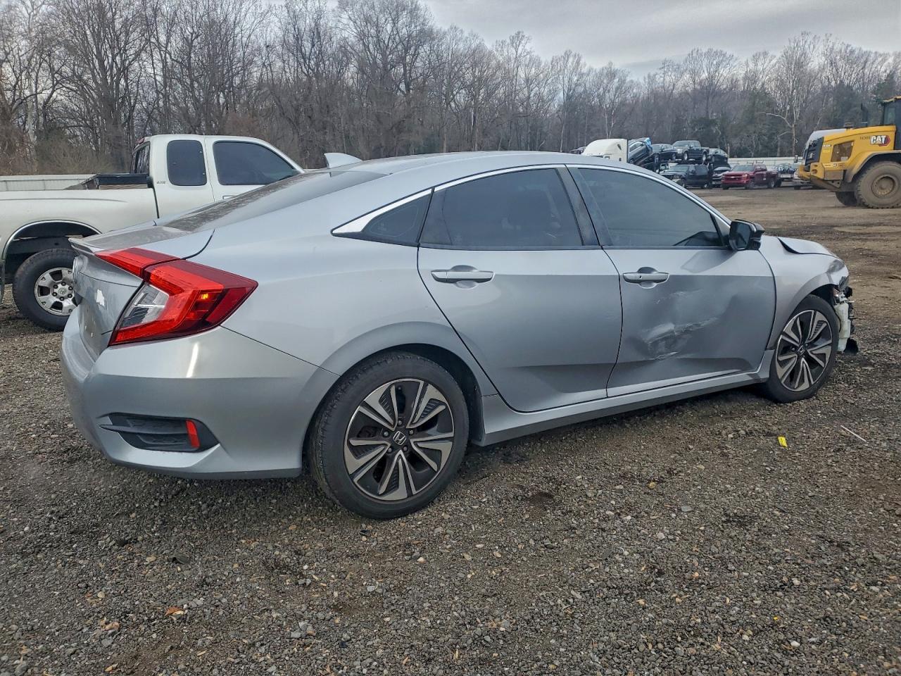 2017 HONDA CIVIC EX photo 3
