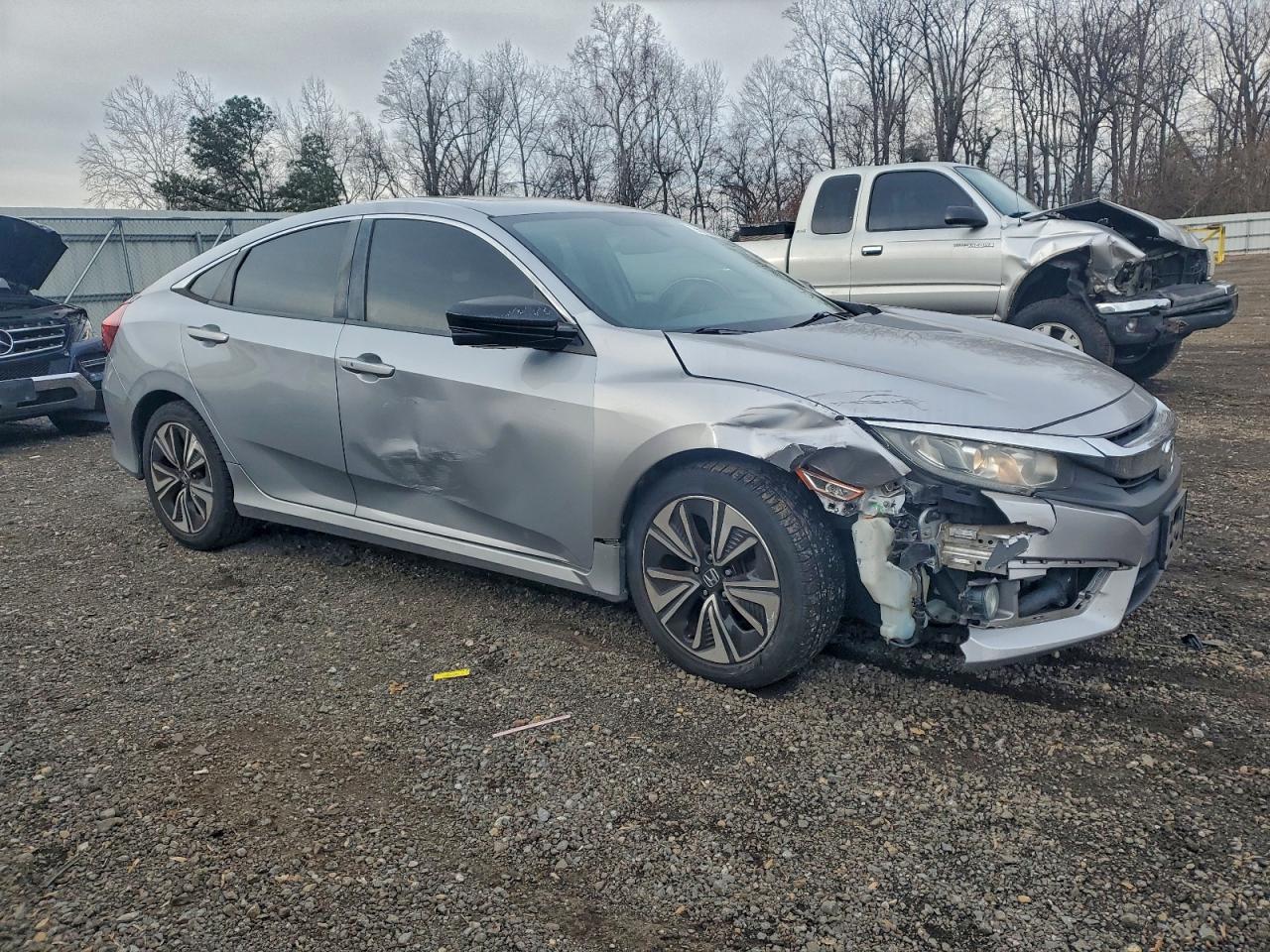 2017 HONDA CIVIC EX photo 4