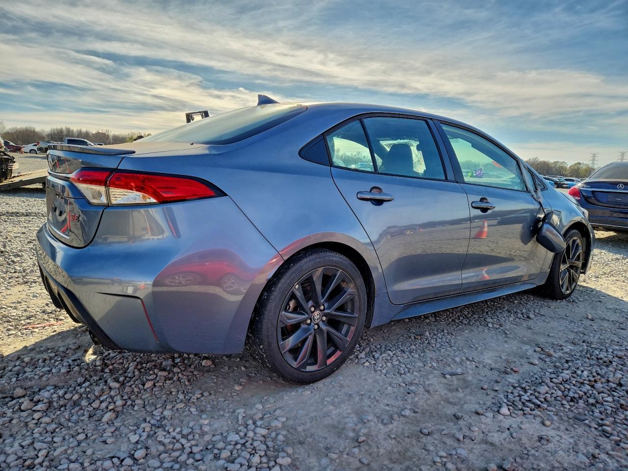 2023 TOYOTA COROLLA SE photo 3