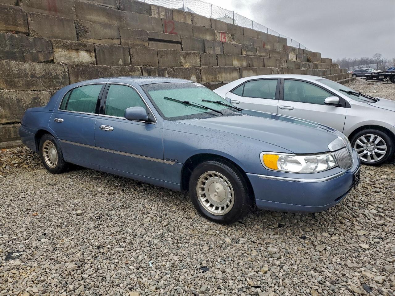 2000 LINCOLN TOWN CAR EXECUTIVE photo 4