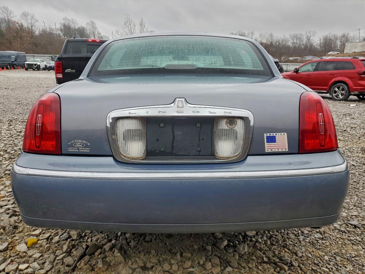 2000 LINCOLN TOWN CAR EXECUTIVE photo 6