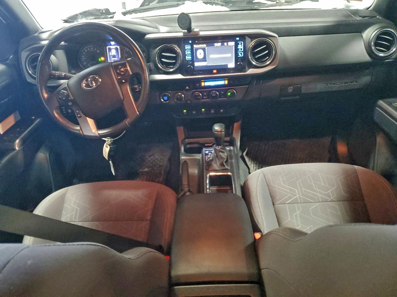 2017 TOYOTA TACOMA DOUBLE CAB photo 8