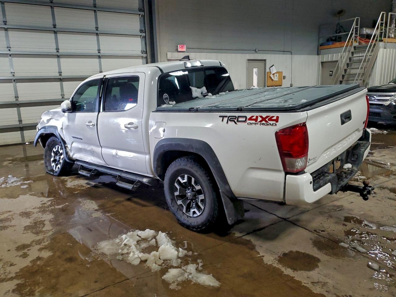 2017 TOYOTA TACOMA DOUBLE CAB photo 2