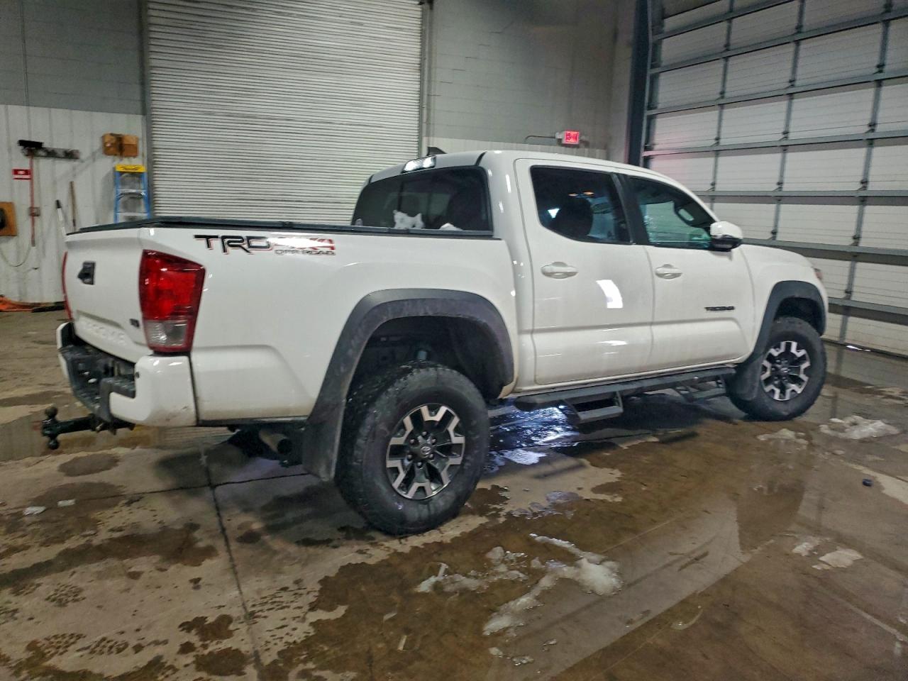 2017 TOYOTA TACOMA DOUBLE CAB photo 3
