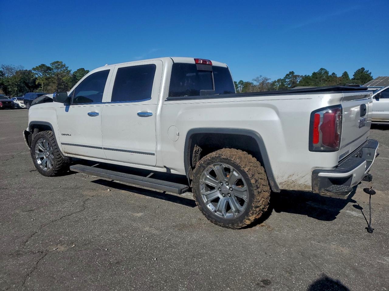 2017 GMC SIERRA K1500 DENALI photo 2