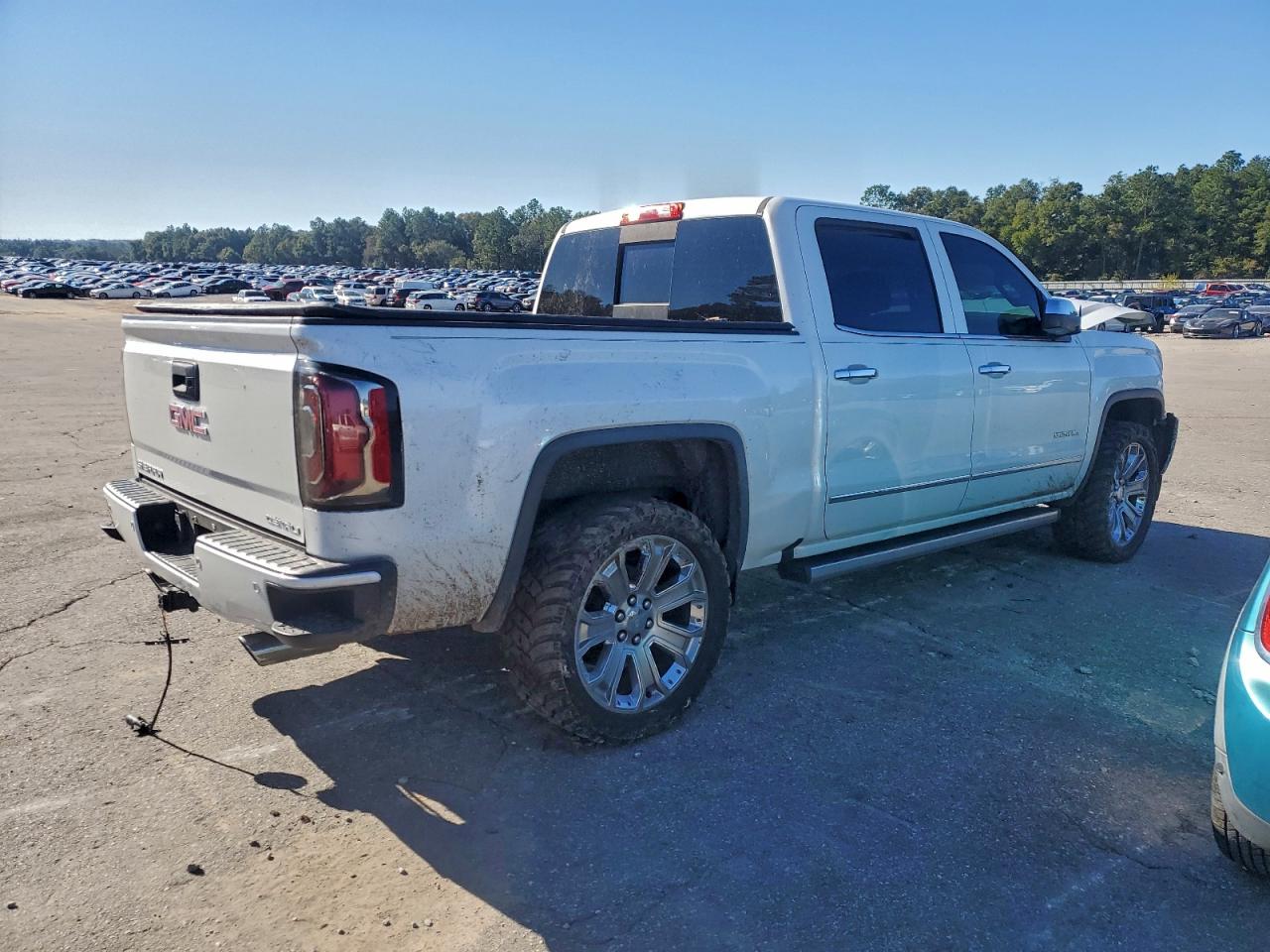 2017 GMC SIERRA K1500 DENALI photo 3