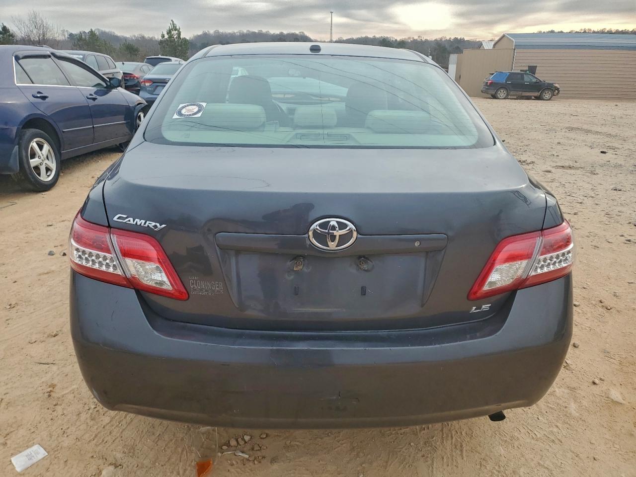 2011 TOYOTA CAMRY LE photo 6