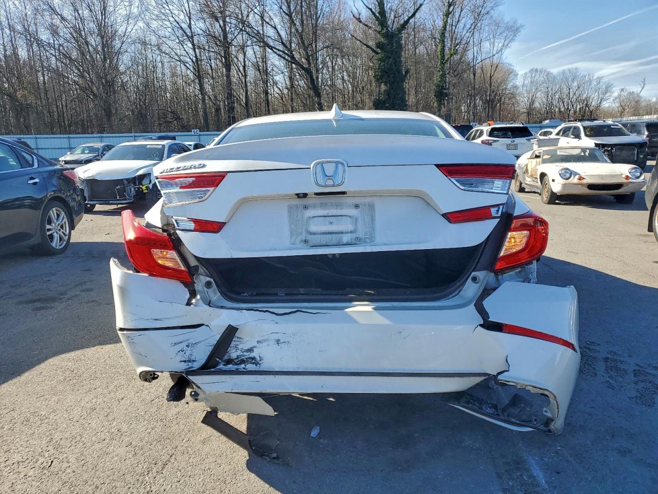 2020 HONDA ACCORD LX photo 6