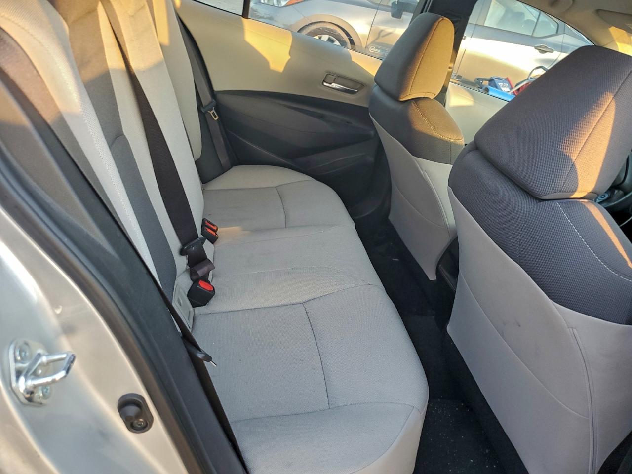 2021 TOYOTA COROLLA L photo 10
