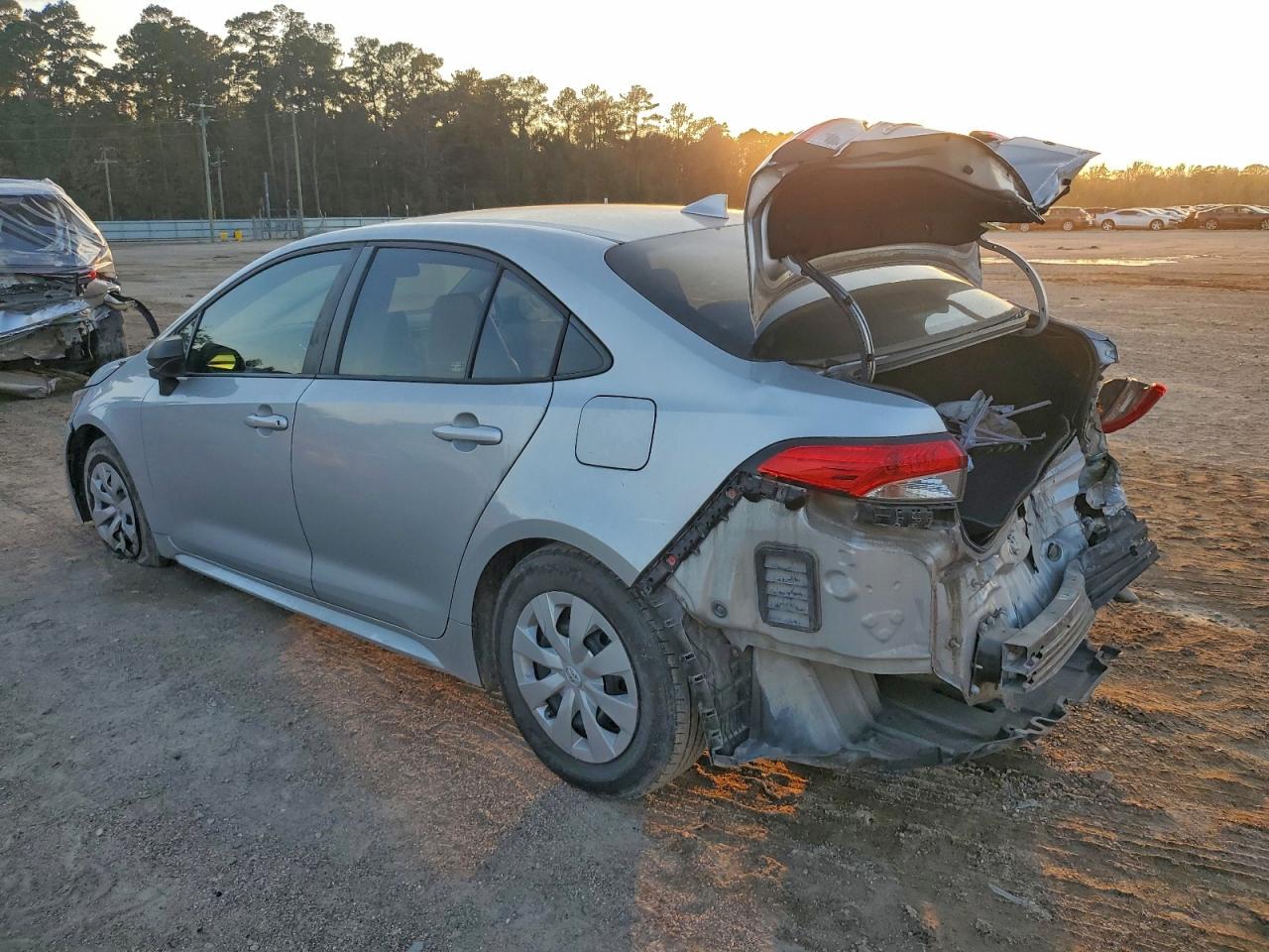 2021 TOYOTA COROLLA L photo 2