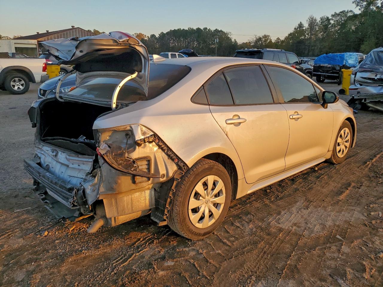 2021 TOYOTA COROLLA L photo 3