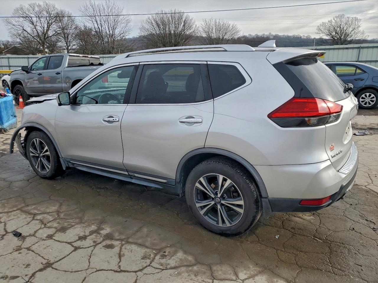 2017 NISSAN ROGUE S photo 2