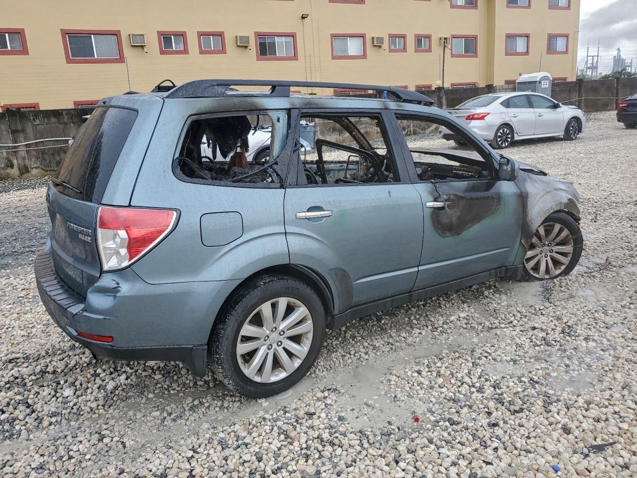 2013 SUBARU FORESTER LIMITED photo 3