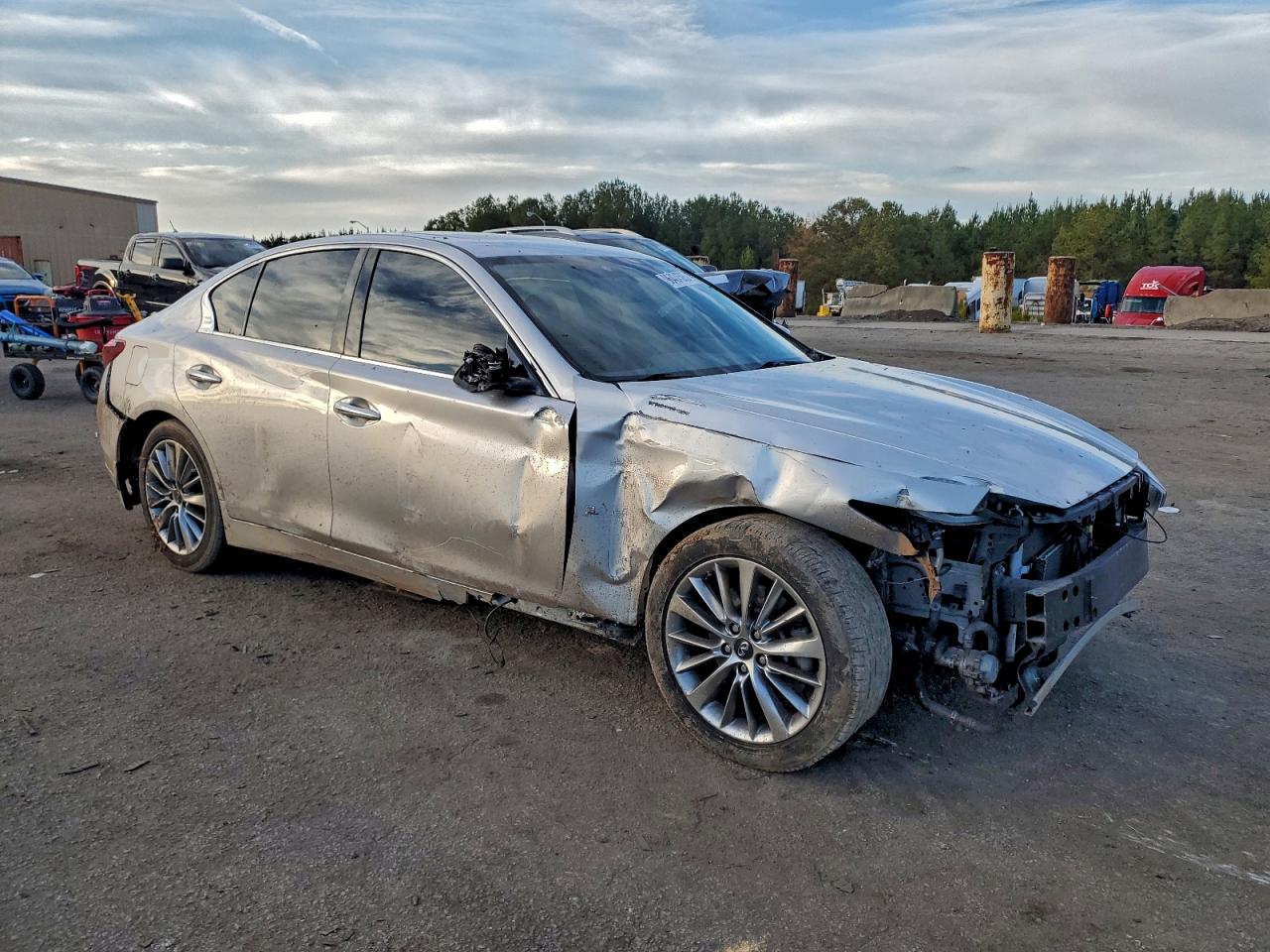2018 INFINITI Q50 LUXE photo 4