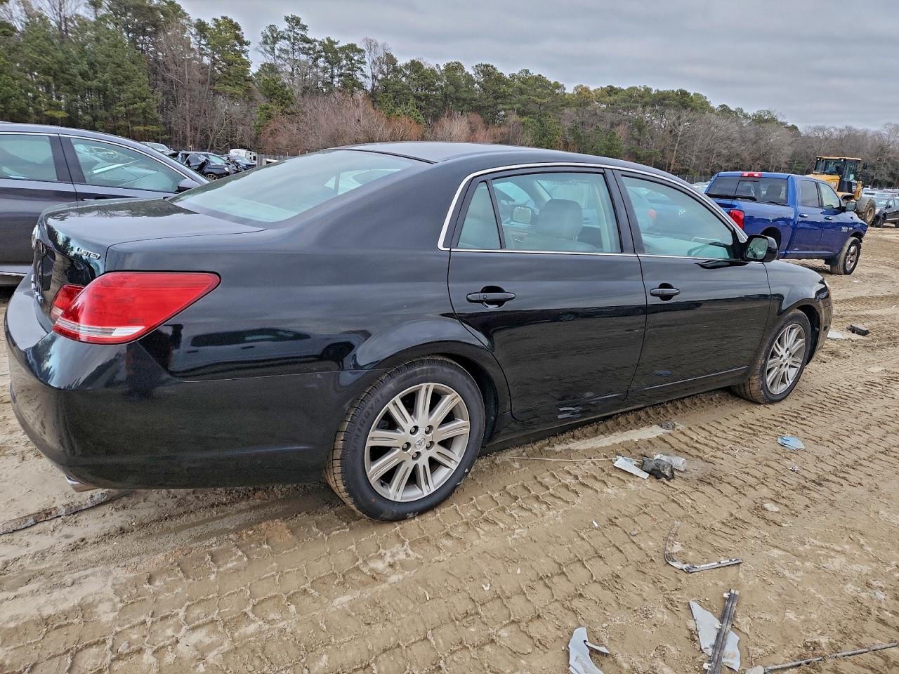 2006 TOYOTA AVALON XL photo 3