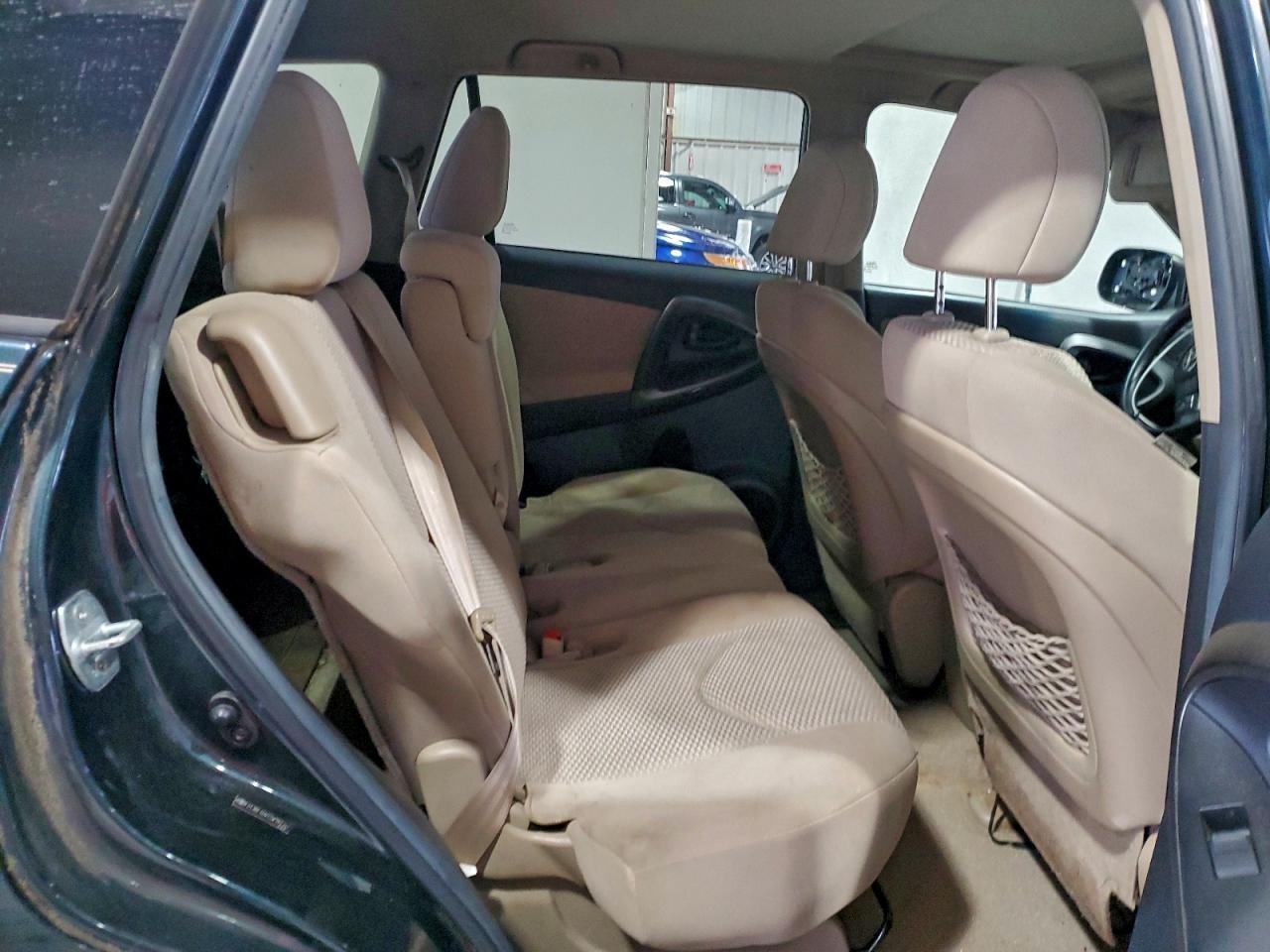 2012 TOYOTA RAV4 photo 11