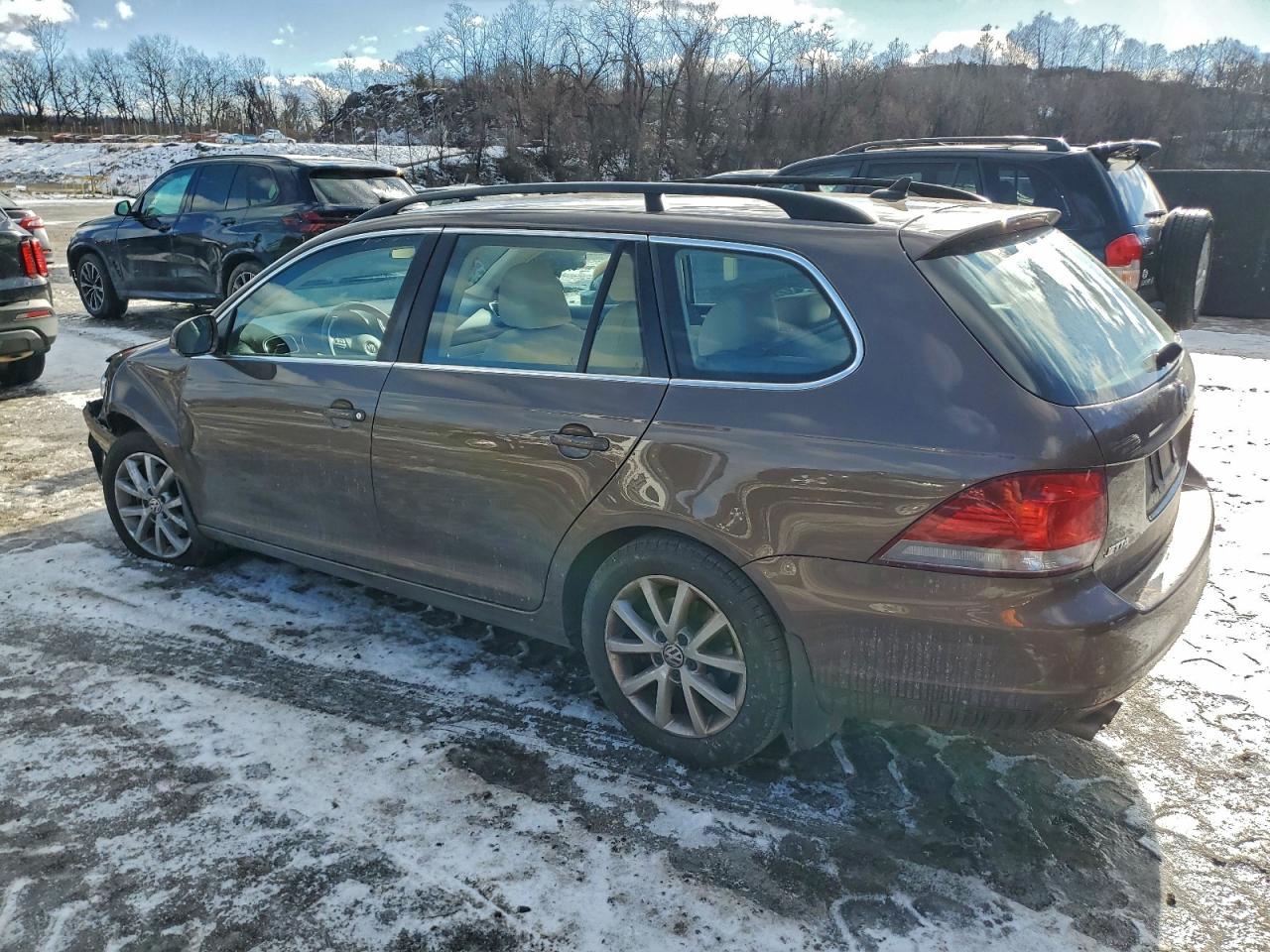 2014 VOLKSWAGEN JETTA S photo 2