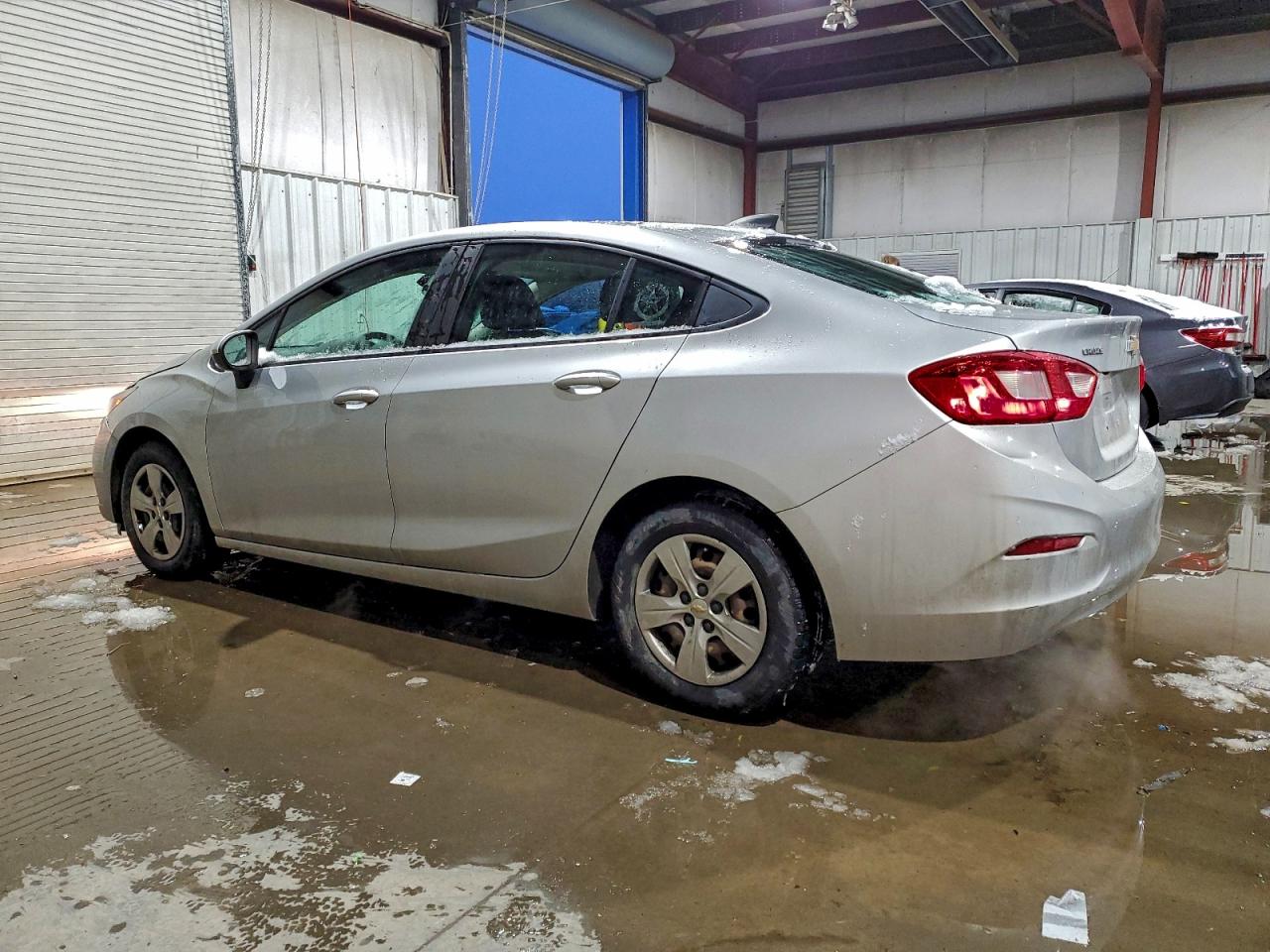 2017 CHEVROLET CRUZE LS photo 3