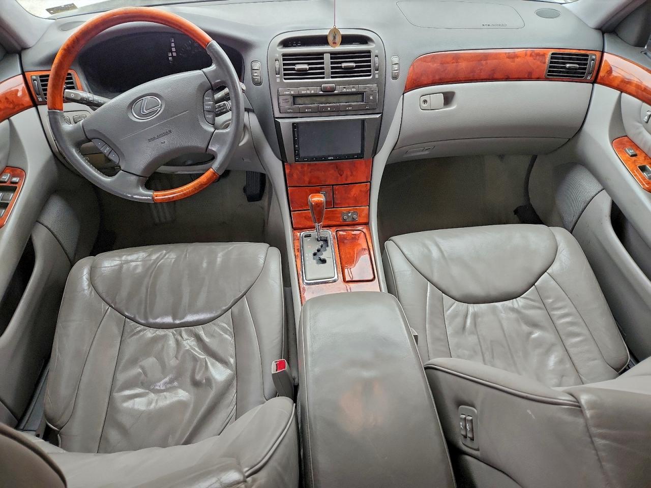 2002 LEXUS LS 430 photo 8