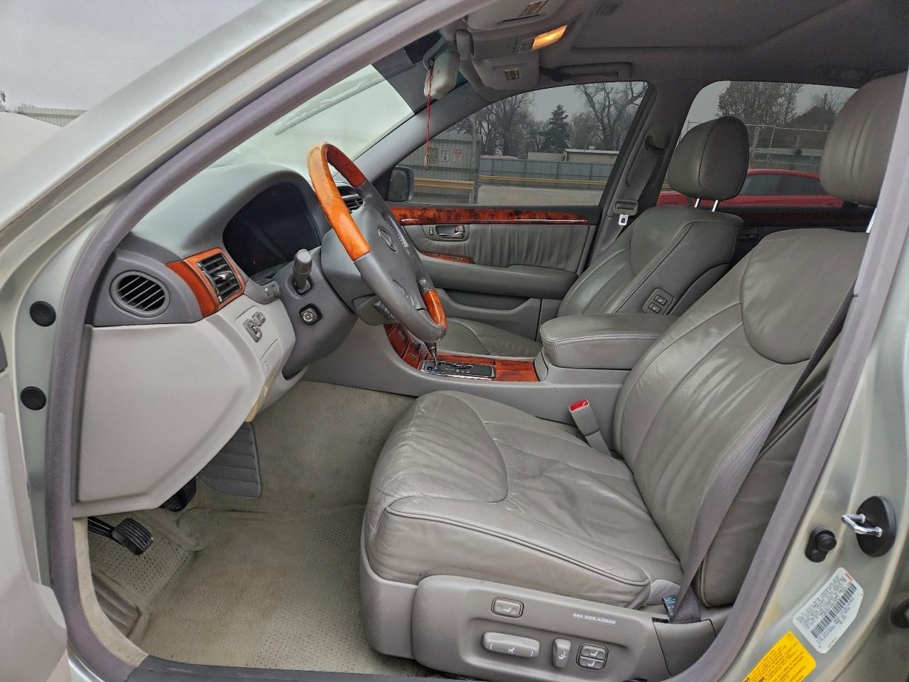 2002 LEXUS LS 430 photo 7